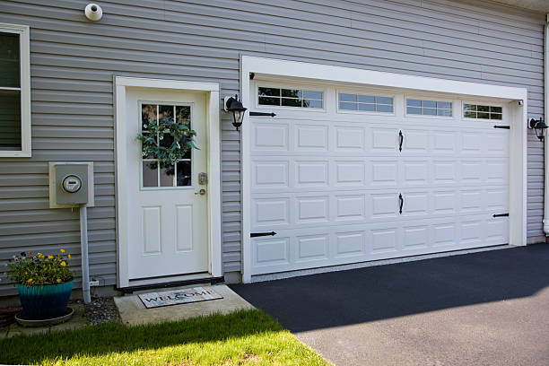 24/7 Emergency Garage Door Panel Replacement experts in Lake Andes, SD
